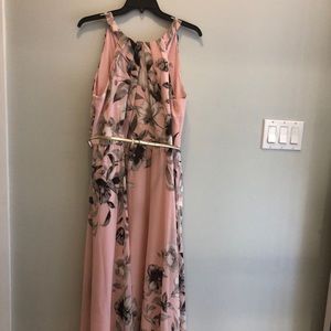 Beautiful summer dress, size 14p, runs small